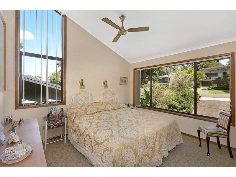 11 Kenmare Avenue, Berkeley Vale NSW 2261