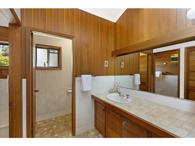 11 Kenmare Avenue, Berkeley Vale NSW 2261