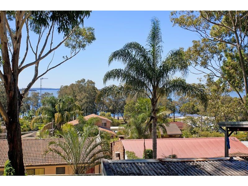 35 Donegal Rd, Berkeley Vale NSW 2261