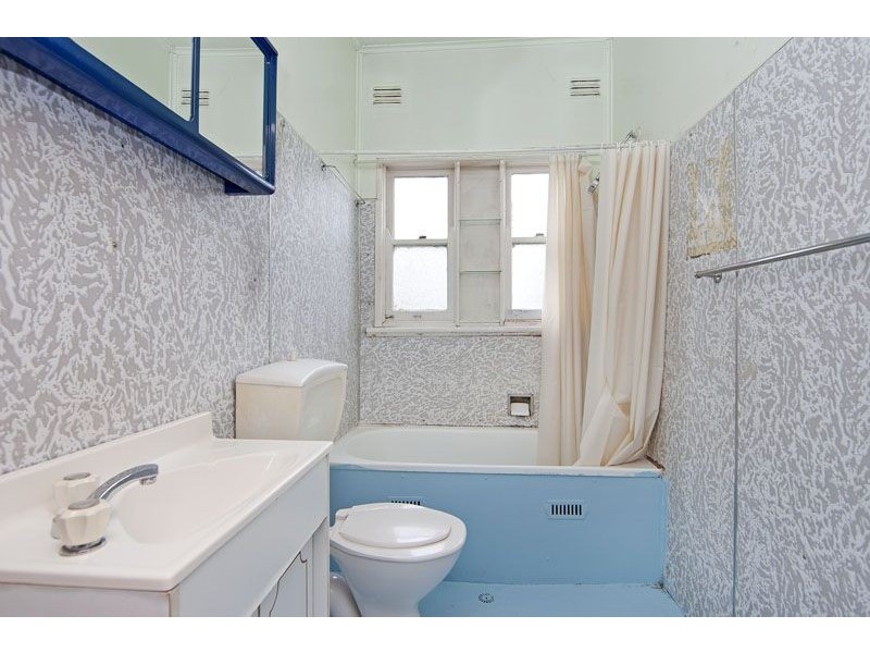 35 Donegal Rd, Berkeley Vale NSW 2261