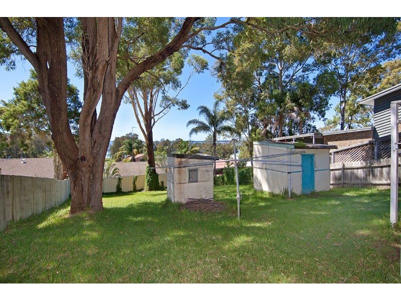 35 Donegal Rd, Berkeley Vale NSW 2261