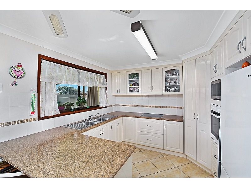 33 Robertson Road, Killarney Vale NSW 2261