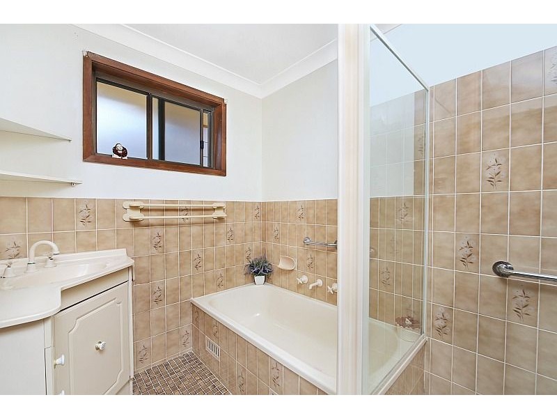 33 Robertson Road, Killarney Vale NSW 2261