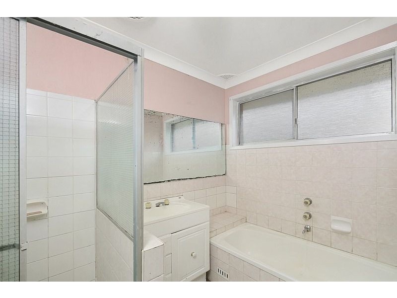 54 Tasman Ave, Killarney Vale NSW 2261