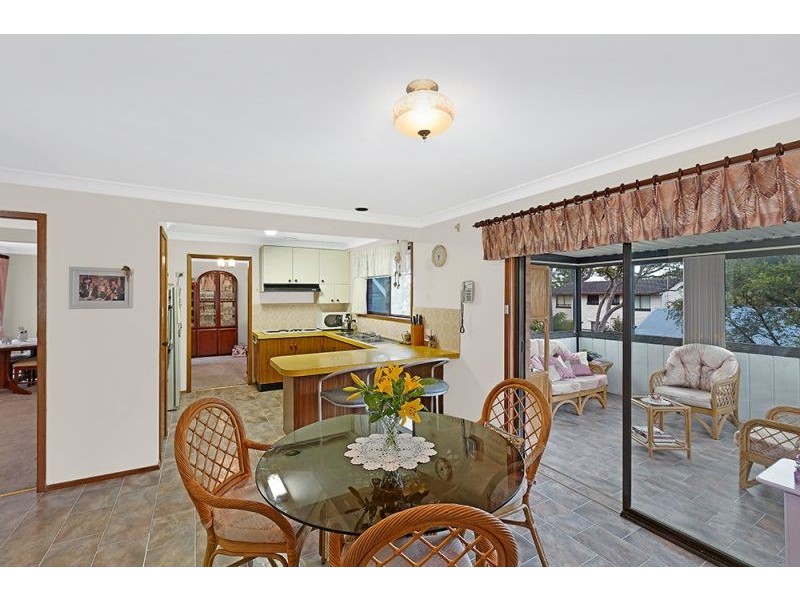 9 Highclere St, Bateau Bay NSW 2261