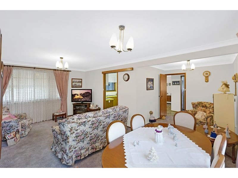 9 Highclere St, Bateau Bay NSW 2261