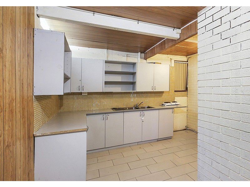 52 Gladys Avenue, Berkeley Vale NSW 2261