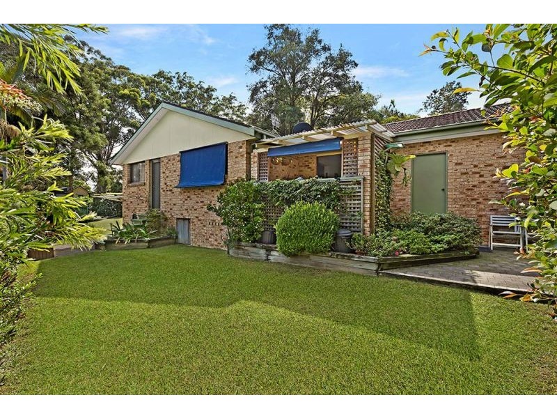 6 Sunnyhills Tce, Berkeley Vale NSW 2261