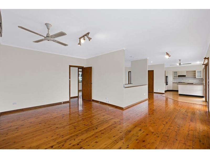 17 Kilkenny Parade, Berkeley Vale NSW 2261
