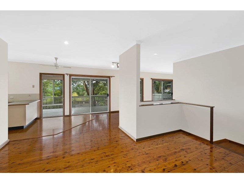 17 Kilkenny Parade, Berkeley Vale NSW 2261