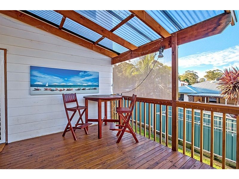 4 Colin Street, Berkeley Vale NSW 2261