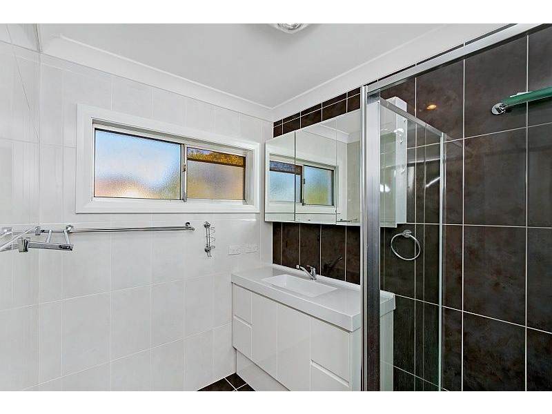 4 Colin Street, Berkeley Vale NSW 2261
