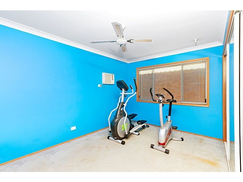 4 Colin Street, Berkeley Vale NSW 2261