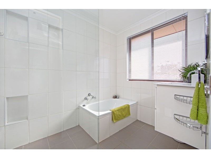 7 Hibiscus Close, Bateau Bay NSW 2261