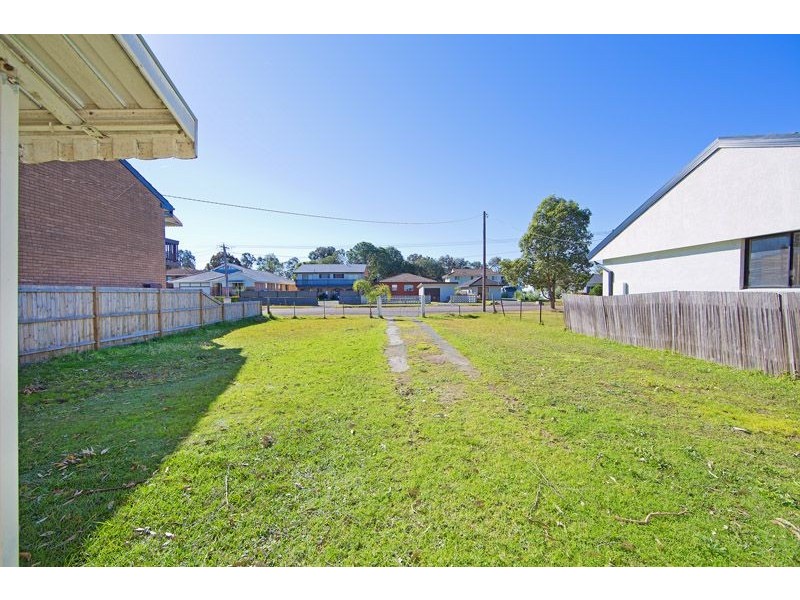 44 Lakedge Avenue, Berkeley Vale NSW 2261