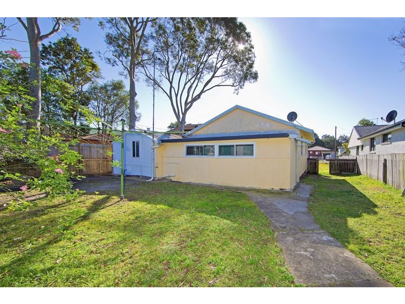 44 Lakedge Avenue, Berkeley Vale NSW 2261
