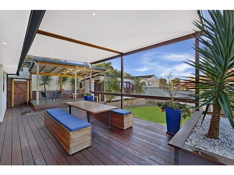 8 Wirigi Street, Berkeley Vale NSW 2261