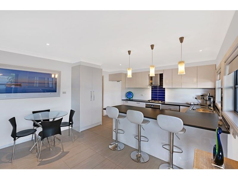 8 Wirigi Street, Berkeley Vale NSW 2261