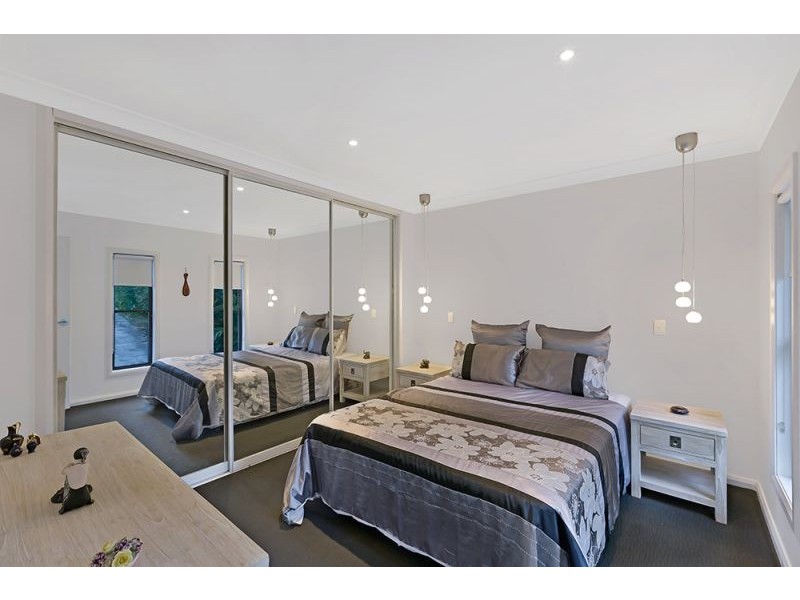 8 Wirigi Street, Berkeley Vale NSW 2261