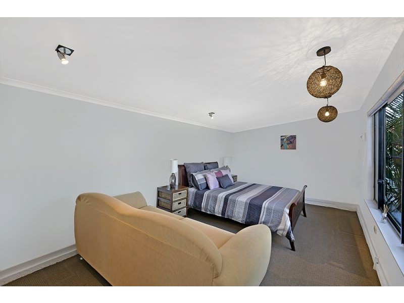 8 Wirigi Street, Berkeley Vale NSW 2261