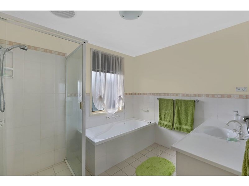 271 Johns Road, Wadalba NSW 2259