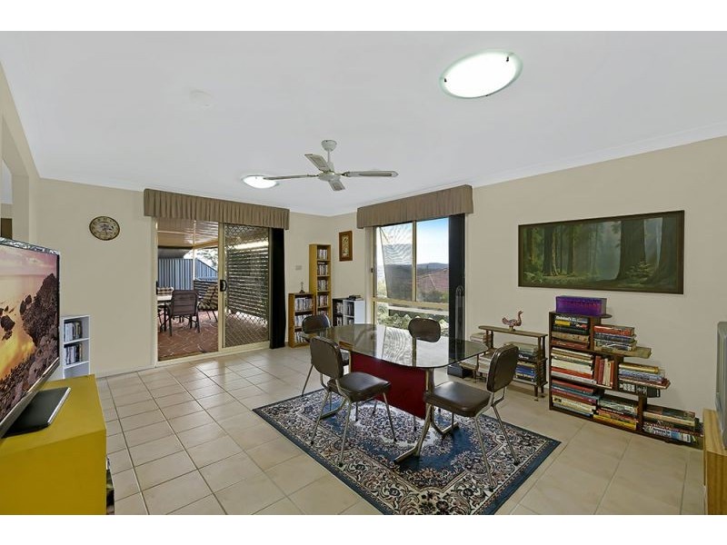 271 Johns Road, Wadalba NSW 2259