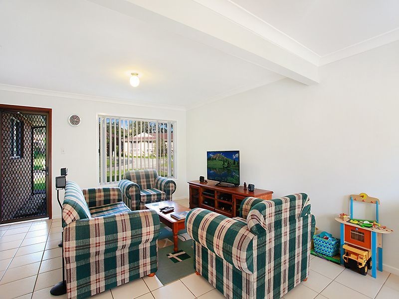 8/1 Hobbs Close, Bateau Bay NSW 2261