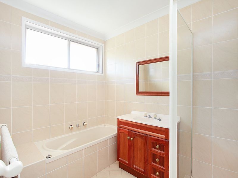 8/1 Hobbs Close, Bateau Bay NSW 2261