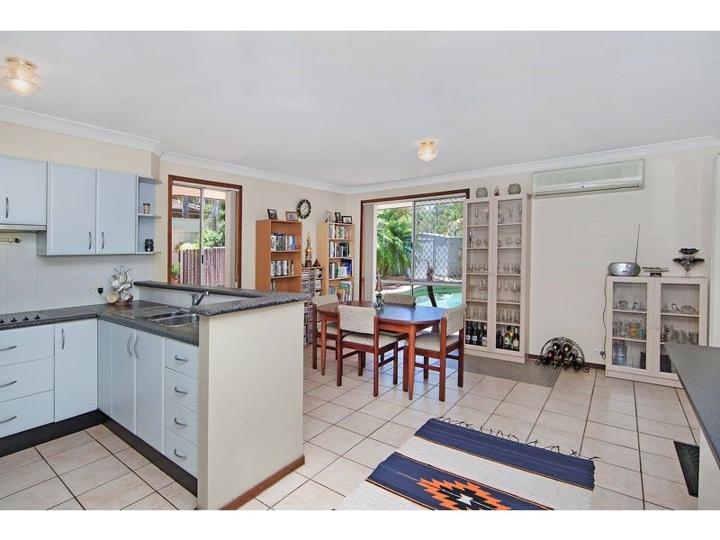 10 Belshaw Place, Bateau Bay NSW 2261