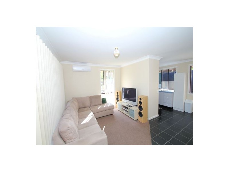 2 Pamela Close, Bateau Bay NSW 2261