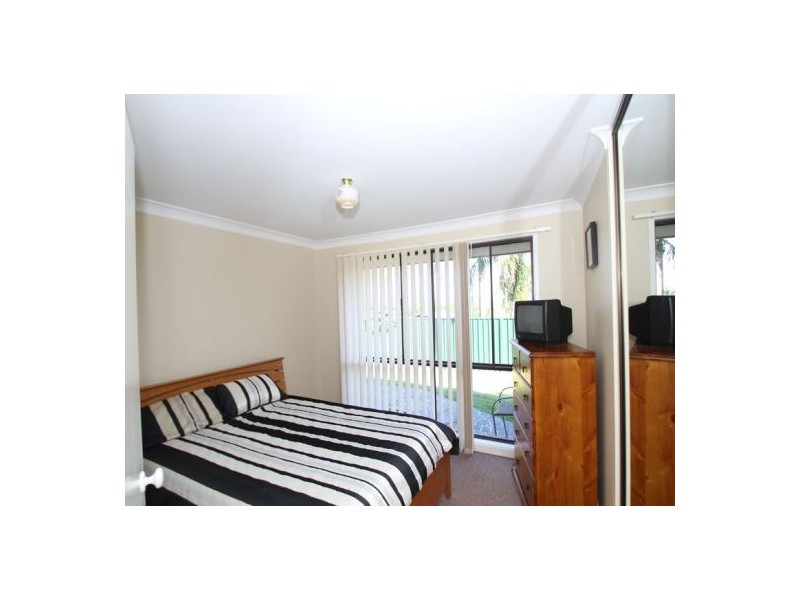 2 Pamela Close, Bateau Bay NSW 2261