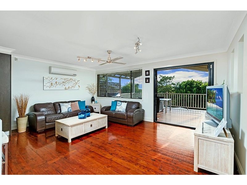 5 Sabrina Ave, Bateau Bay NSW 2261