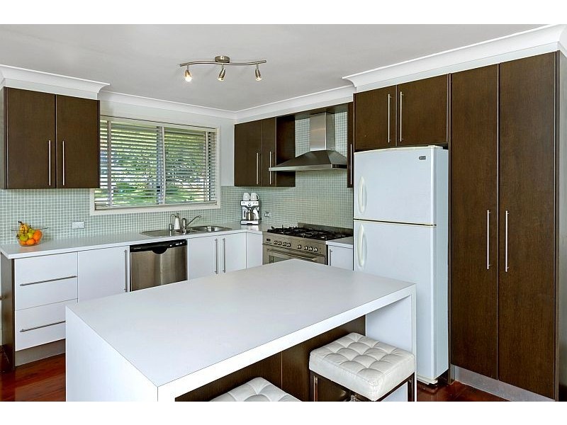 5 Sabrina Ave, Bateau Bay NSW 2261