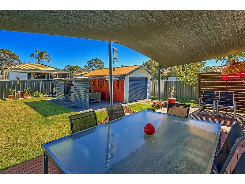 18 Laguna Parade, Berkeley Vale NSW 2261