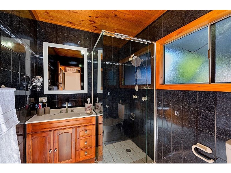 18 Laguna Parade, Berkeley Vale NSW 2261