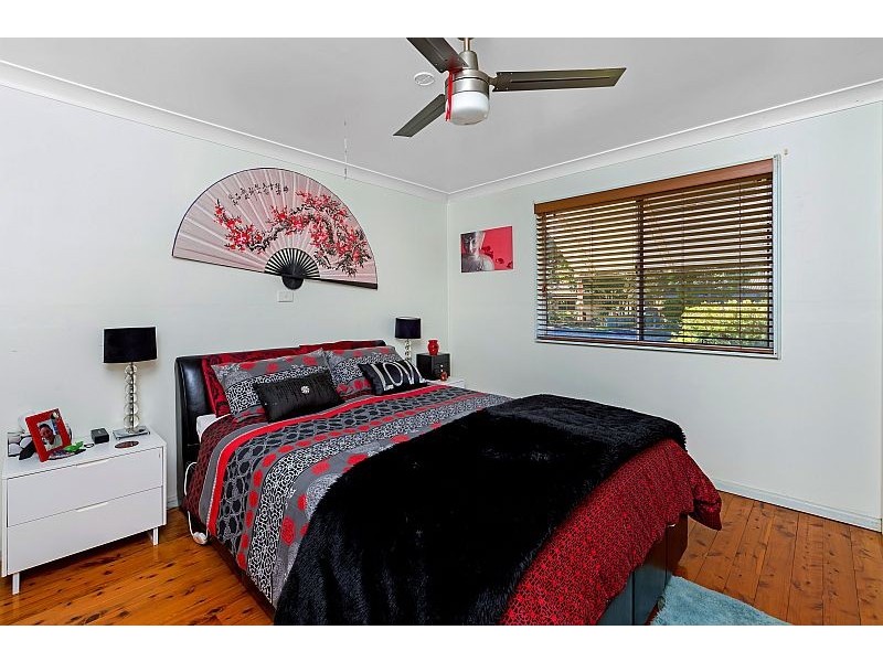 18 Laguna Parade, Berkeley Vale NSW 2261