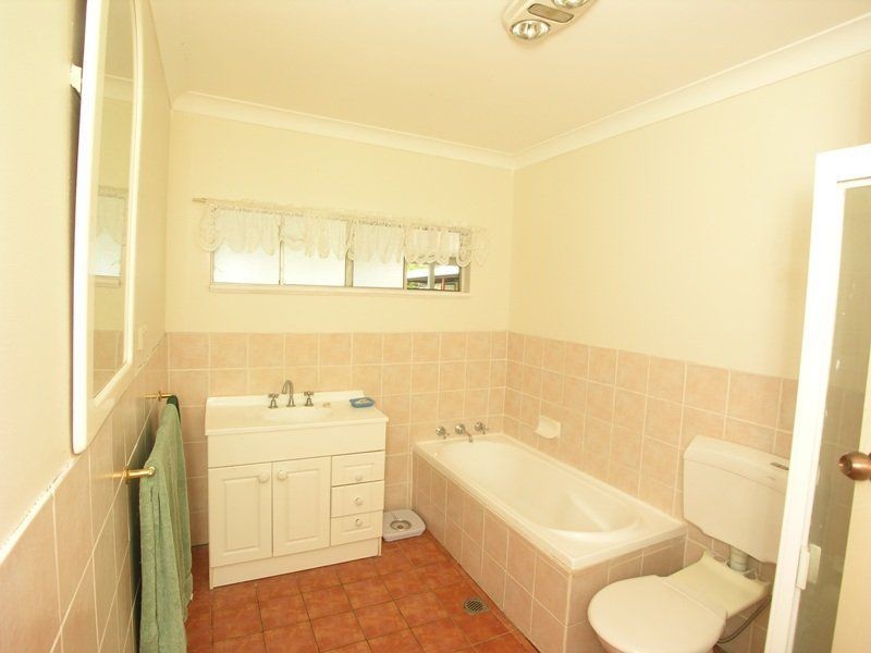 2 Cunningham Road, Killarney Vale NSW 2261