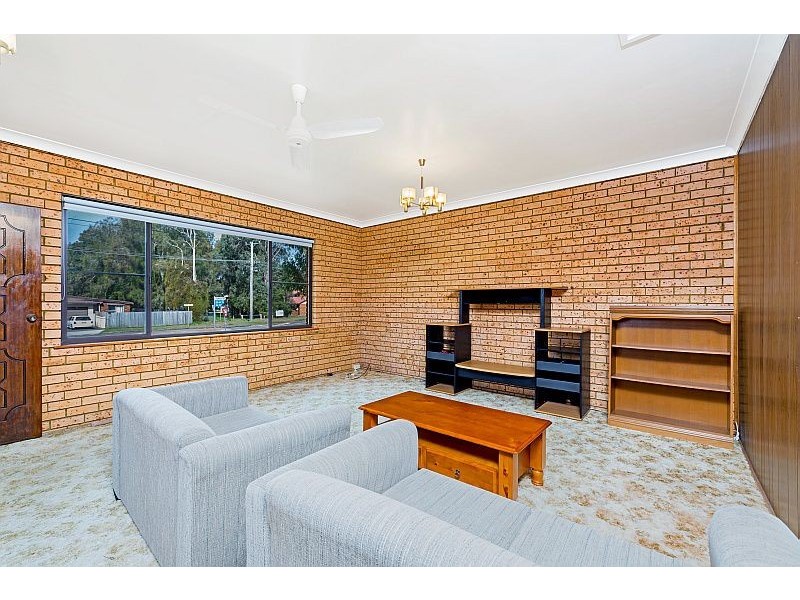 230 Lakedge Avenue, Berkeley Vale NSW 2261