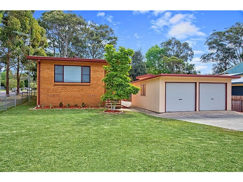230 Lakedge Avenue, Berkeley Vale NSW 2261