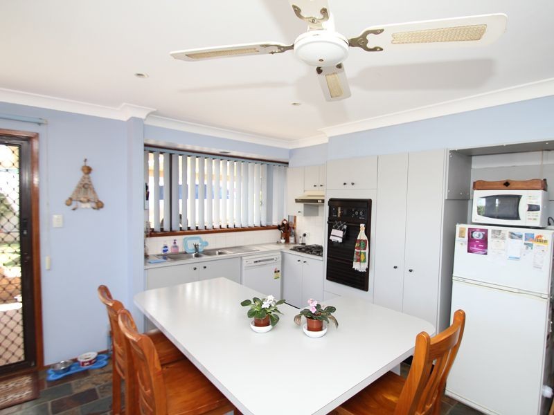 149 Cresthaven Avenue, Bateau Bay NSW 2261