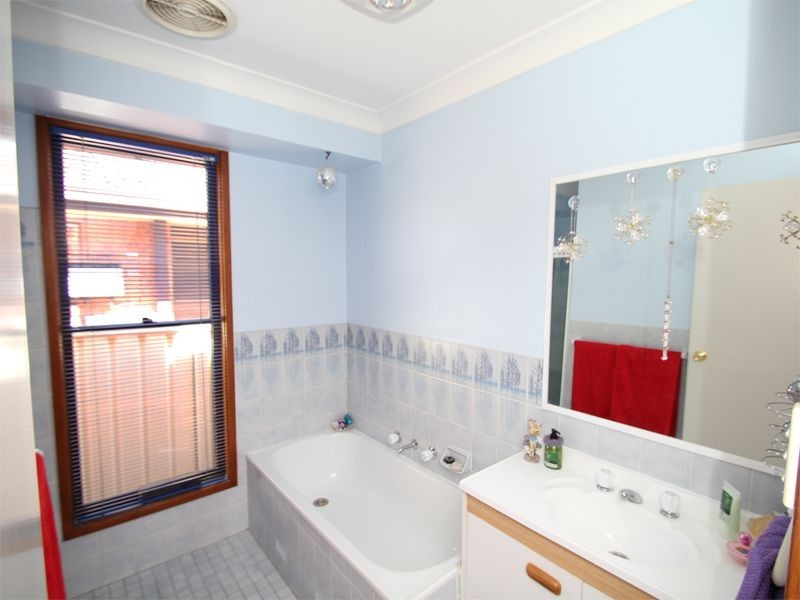 149 Cresthaven Avenue, Bateau Bay NSW 2261