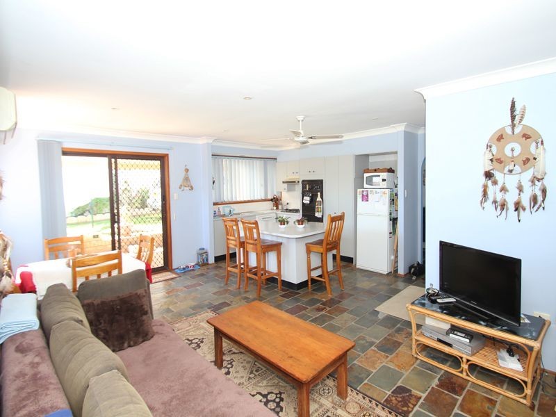 149 Cresthaven Avenue, Bateau Bay NSW 2261