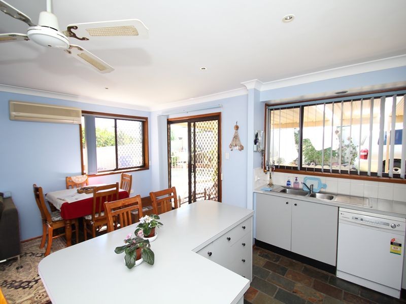 149 Cresthaven Avenue, Bateau Bay NSW 2261