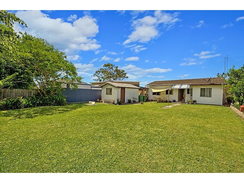 33 Tasman Avenue, Killarney Vale NSW 2261