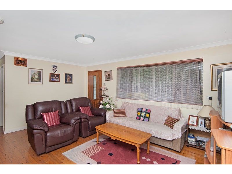 96 Platypus Road, Berkeley Vale NSW 2261