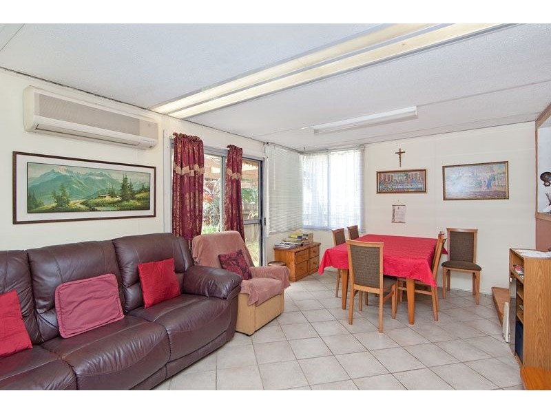 96 Platypus Road, Berkeley Vale NSW 2261