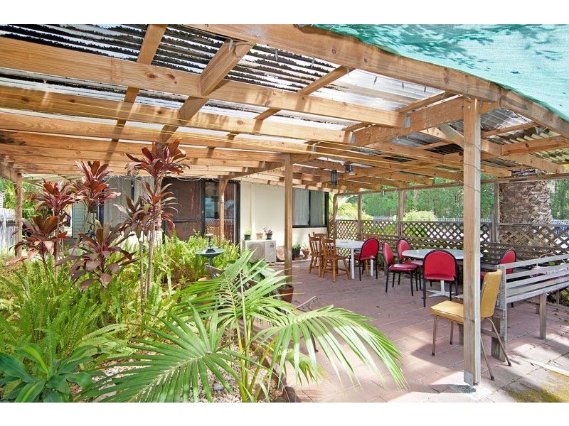 96 Platypus Road, Berkeley Vale NSW 2261