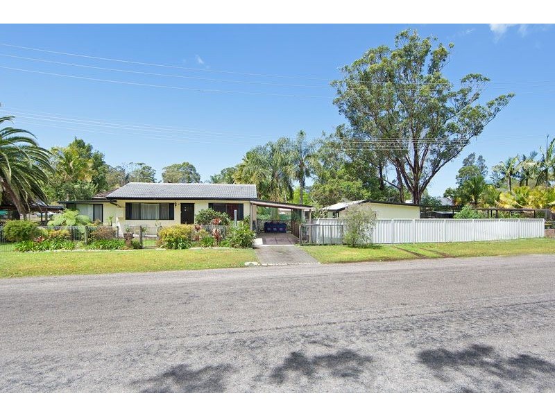 96 Platypus Road, Berkeley Vale NSW 2261