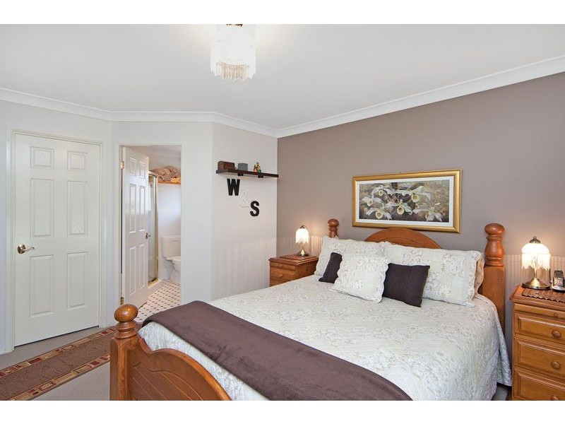 9 Shamrock Drive, Berkeley Vale NSW 2261