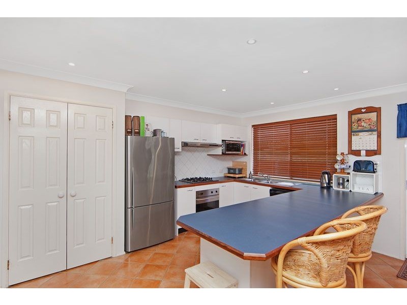 9 Shamrock Drive, Berkeley Vale NSW 2261